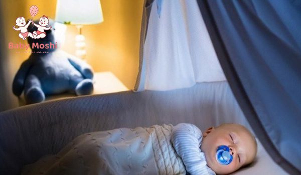 Trẻ sơ sinh có nên tắt đèn khi ngủ không ? Những điều mẹ cần biết để chăm con tốt hơn 23 tre-so-sinh-ngu-nen-bat-den-hay-tat-den