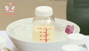 Cách hâm sữa mẹ không cần máy: Nhanh gọn và an toàn cho bé 29 cach-ham-sua-me-khong-can-may