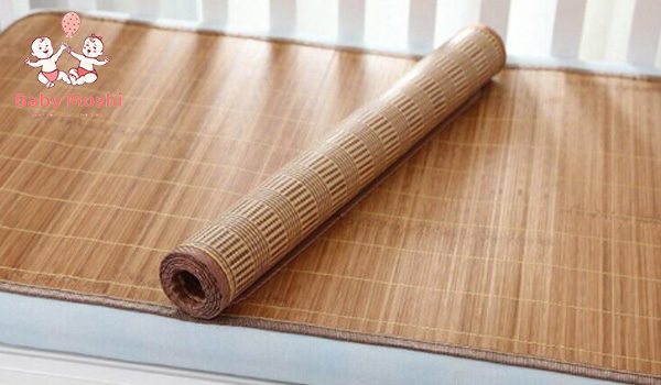 Trẻ sơ sinh nằm chiếu trúc được không ? Lời khuyên cho mẹ 6 co-nen-cho-tre-so-sinh-nam-chieu-truc
