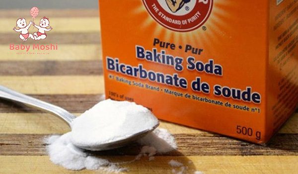 tay-moc-binh-sua-bang-baking-soda