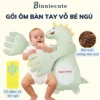 goi-om-ban-tay-vo-tu-dong-binniecute-cho-be-01