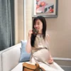 Váy bầu BAOBAO MOM lụa màu ghi dáng dài cổ tròn không tay 7 vay-bau-baobao-mom-lua-mau-ghi-dang-dai-co-tron-khong-tay-02